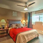 Urban Escape With Patio - 2 Mi To Downtown Detroit!