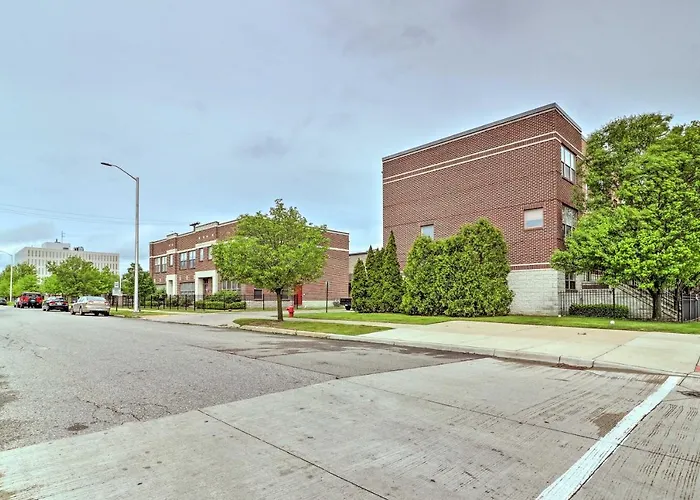 Urban Escape With Patio - 2 Mi To Downtown Detroit!