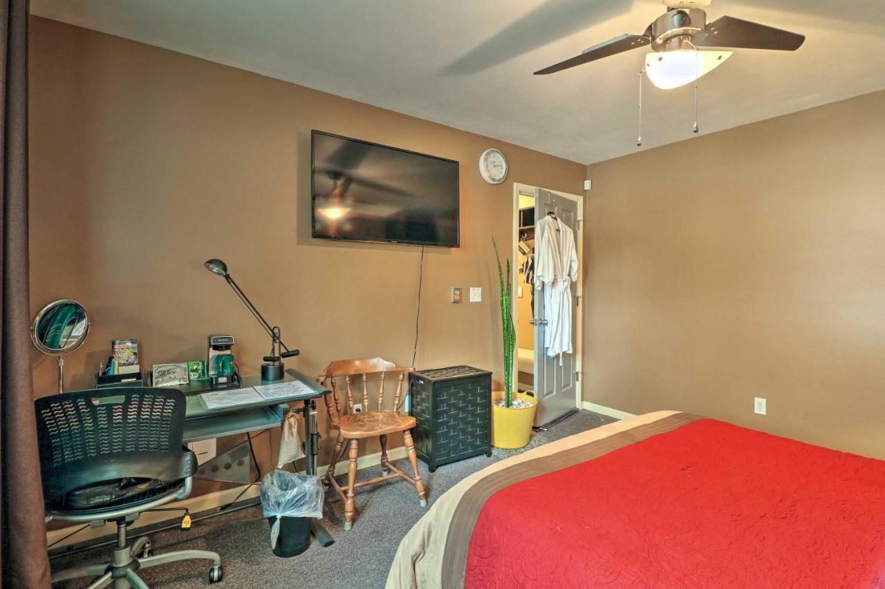 Urban Escape With Patio - 2 Mi To Downtown Detroit! Holiday home *